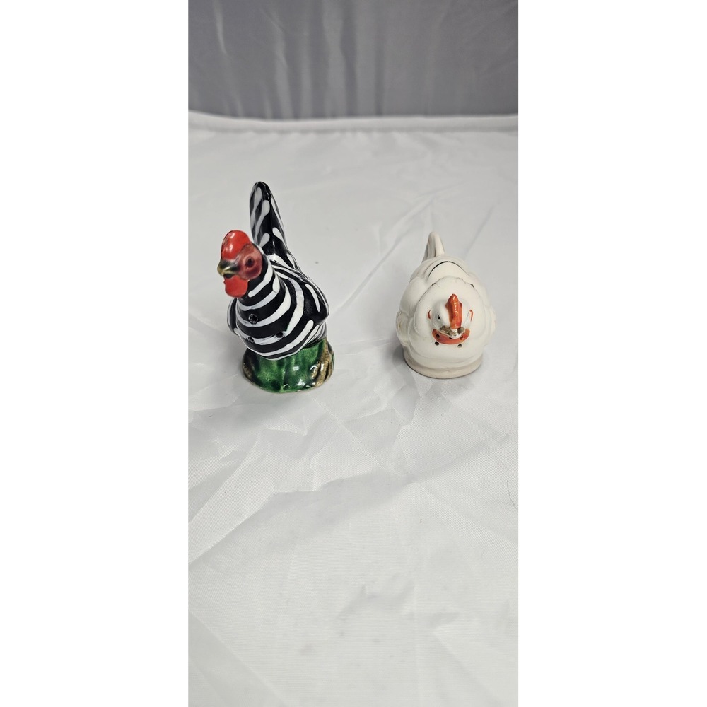 Vintage Chicken Hen Salt & Pepper Shakers Mismatched Pair Japan Black White